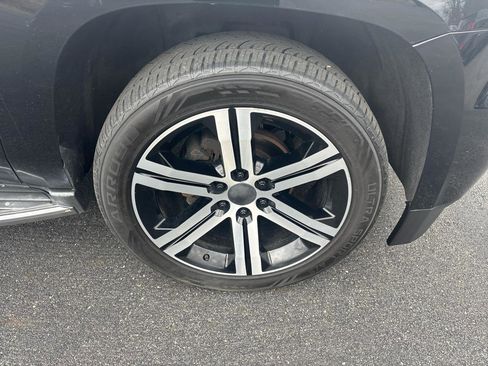 Used 2015 Chevrolet Suburban LTZ image 24