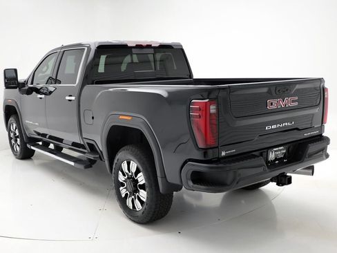 Used 2024 GMC Sierra 2500 Denali image 6