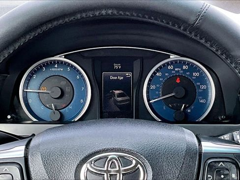 Used 2017 Toyota Camry XLE FWD image 13