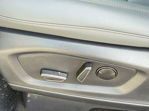 New 2026 Ford Explorer Active w/ Active Comfort Package image 12