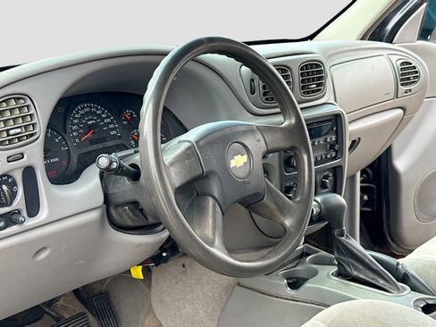 Used 2005 Chevrolet TrailBlazer LS w/ LS Preferred Equipment Group AWD/4WD image 3