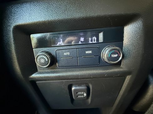 Used 2018 Chevrolet Traverse LS FWD image 24