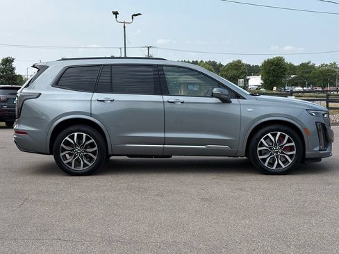 Used 2023 Cadillac XT6 Sport w/ Technology Package AWD/4WD image 9