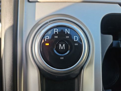 Used 2020 Ford Explorer XLT w/ Comfort Package image 15