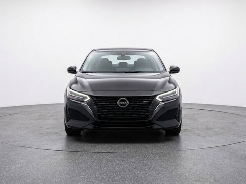 Used 2025 Nissan Sentra SV FWD image 2