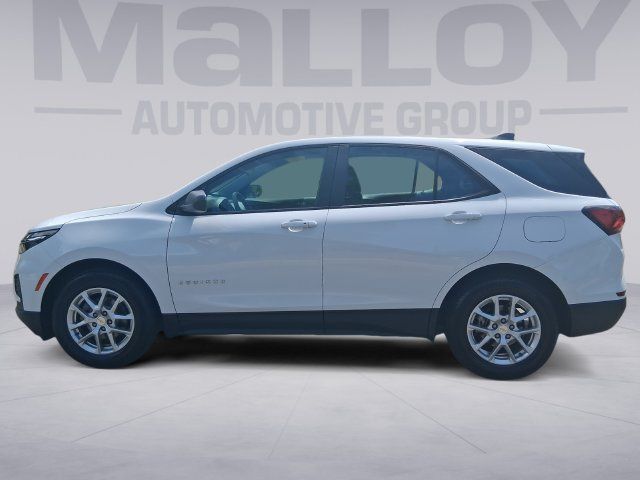 Used 2023 Chevrolet Equinox LS FWD image 2