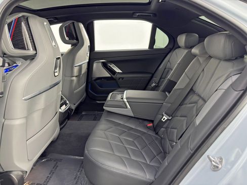 Used 2024 BMW 760i xDrive w/ Premium Package 2 image 50