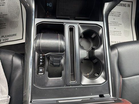 Used 2022 Ford F150 Lariat w/ Equipment Group 502A High image 28