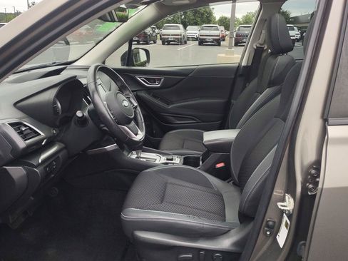 Used 2021 Subaru Forester Premium AWD/4WD image 18