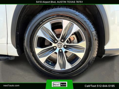 Used 2020 Toyota Highlander XLE FWD image 42