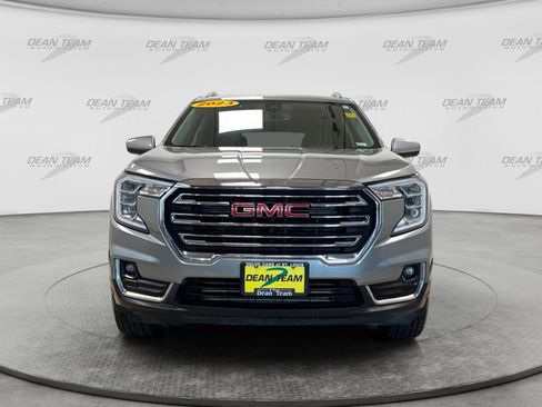 Used 2023 GMC Terrain SLT AWD/4WD image 3