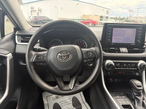 Used 2021 Toyota RAV4 XLE AWD/4WD image 14