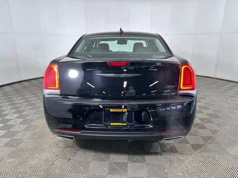 Used 2023 Chrysler 300 Touring L w/ Popular Equipment Group image 4