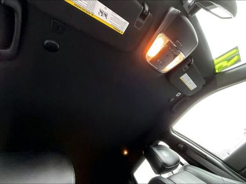 Used 2019 Jeep Grand Cherokee Altitude image 16