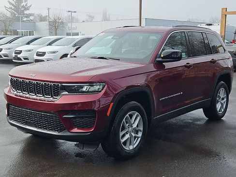 New 2026 Jeep Grand Cherokee Laredo image 3