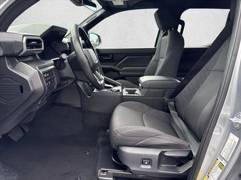 Certified 2025 Toyota Tacoma SR5 AWD/4WD image 12