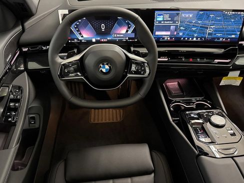 Used 2026 BMW 530i w/ Premium Package RWD image 27