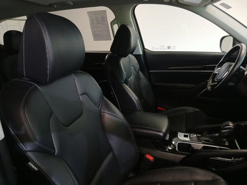 Used 2025 Kia Telluride S AWD/4WD image 14