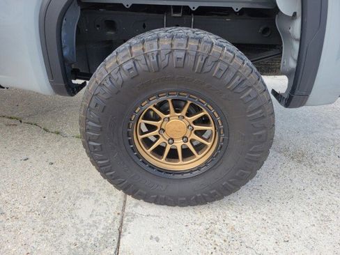 Used 2024 GMC Sierra 1500 Elevation image 9