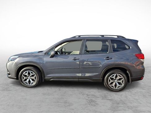 Used 2023 Subaru Forester Premium image 2