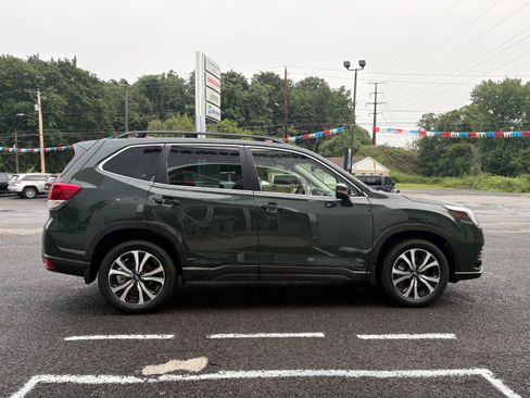 Used 2023 Subaru Forester Limited AWD/4WD image 6