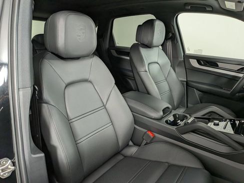 New 2026 Porsche Cayenne image 24