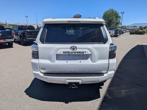 Used 2015 Toyota 4Runner SR5 AWD/4WD image 4