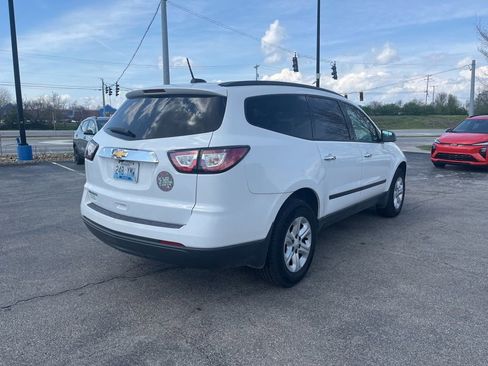 Used 2017 Chevrolet Traverse LS FWD image 2