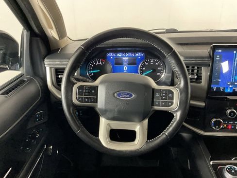 Used 2022 Ford Expedition XLT image 13