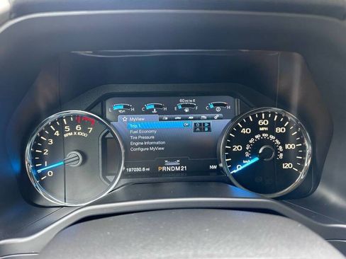 Used 2015 Ford F150 Lariat w/ Equipment Group 502A Luxury AWD/4WD image 24
