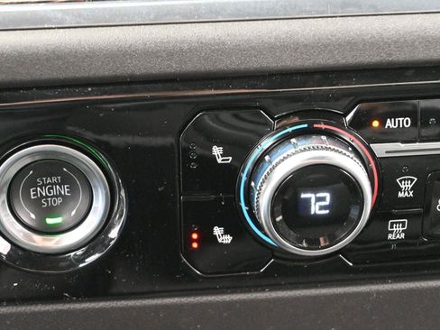 Used 2024 GMC Sierra 1500 Elevation image 26