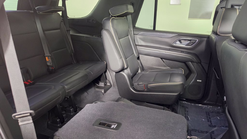 Used 2021 GMC Yukon SLT w/ SLT Luxury Plus Package AWD/4WD image 32