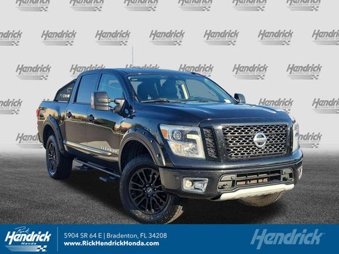 Used 2018 Nissan Titan PRO-4X w/ Pro-4x Convenience Package AWD/4WD image 1