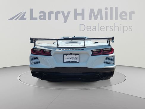Used 2023 Chevrolet Corvette Stingray Premium Conv w/ Stealth Interior Trim Package RWD image 4