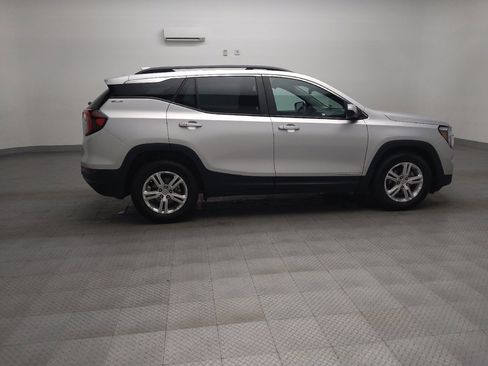Used 2022 GMC Terrain SLE w/ Driver Convenience Package FWD image 10