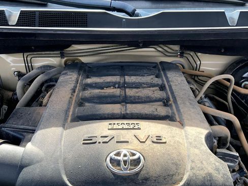 Used 2019 Toyota Tundra Limited w/ Limited Premium Package AWD/4WD image 32