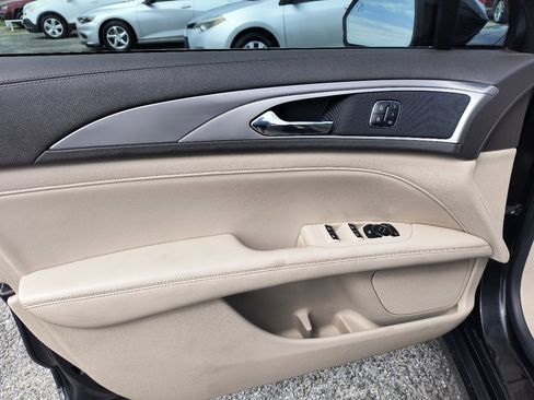 Used 2019 Lincoln MKZ Premiere image 14