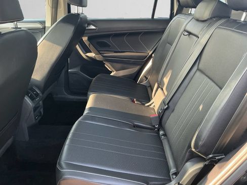 Used 2023 Volkswagen Tiguan SE AWD/4WD image 13