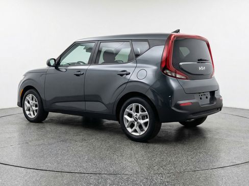 Used 2025 Kia Soul LX w/ LX Technology Package image 6