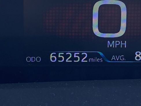 Used 2021 Toyota Prius Prime XLE image 12