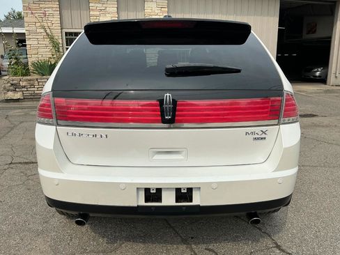 Used 2010 Lincoln MKX AWD image 5