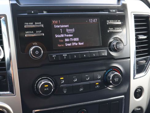 Used 2017 Nissan Titan SV image 25