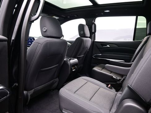 New 2026 Chevrolet Traverse LT w/ Sun and Wheel Package FWD image 13