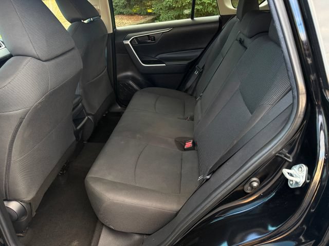 Used 2021 Toyota RAV4 LE w/ Carpet Mat Package (TMS) AWD/4WD image 7