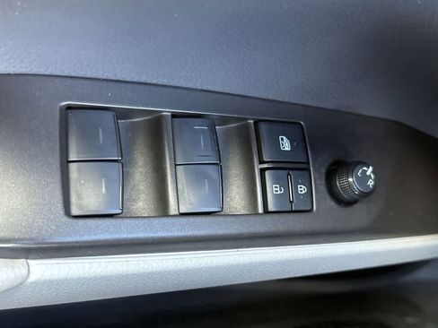 Used 2024 Toyota Camry SE image 17