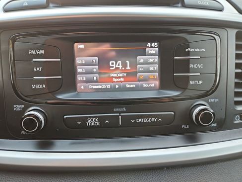 Used 2016 Kia Sorento LX w/ LX Convenience Package image 29