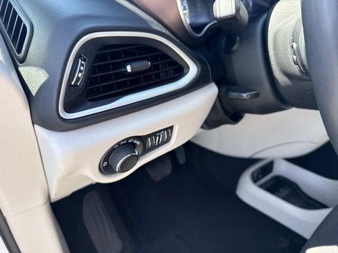 Used 2023 Chrysler Voyager LX FWD image 23
