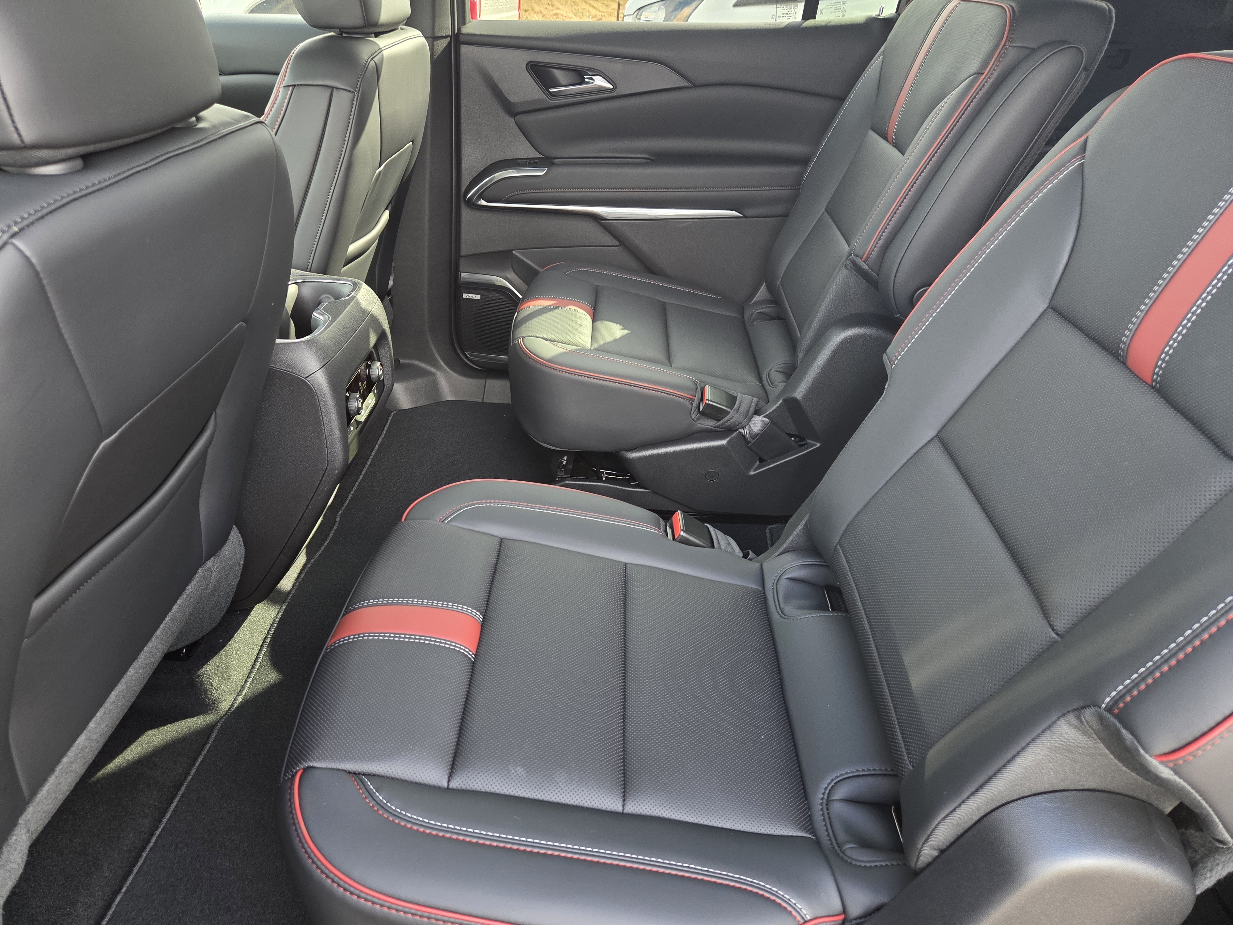 New 2027 Chevrolet Traverse RS FWD image 23