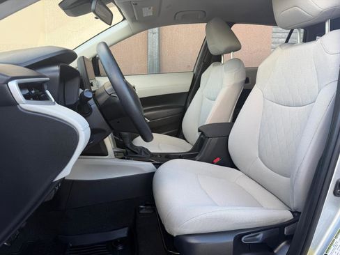 Used 2025 Toyota Corolla Cross L image 13
