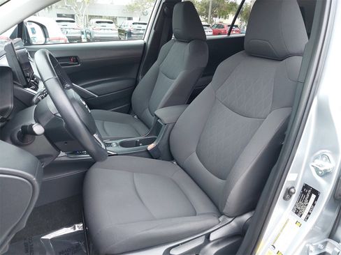 Used 2023 Toyota Corolla Cross LE image 14